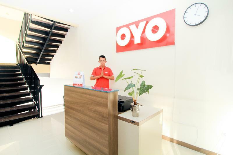 Oyo 204 Blessing Residence Surabaya Exterior photo