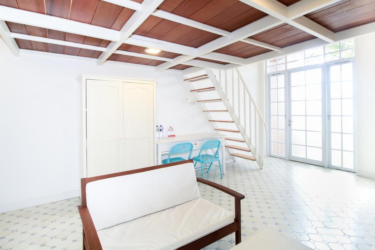 Oyo 204 Blessing Residence Surabaya Exterior photo